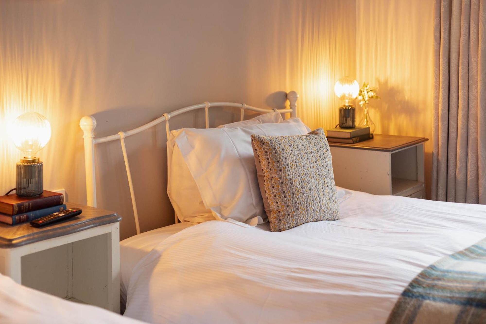 The Devonshire Arms Hotel Baslow Kamer foto