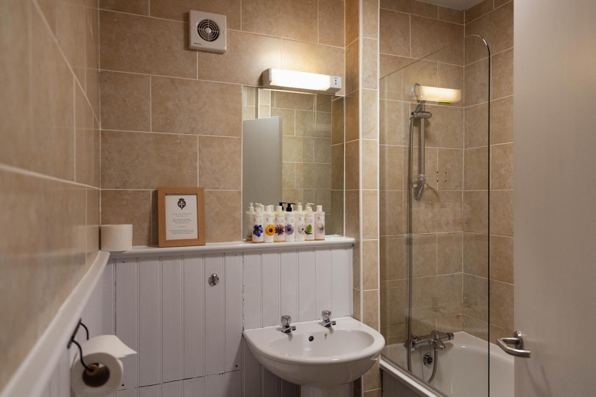 The Devonshire Arms Hotel Baslow Kamer foto